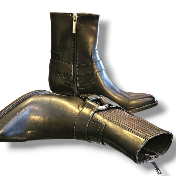 Zara ankle boots. Size 7. Inside Zipper. Buckle Detail. - Picture 8 of 10